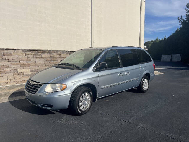 chrysler town & country 2005 2C4GP54LX5R184551 image chrysler town & country 2005 2C4GP54LX5R184551 image